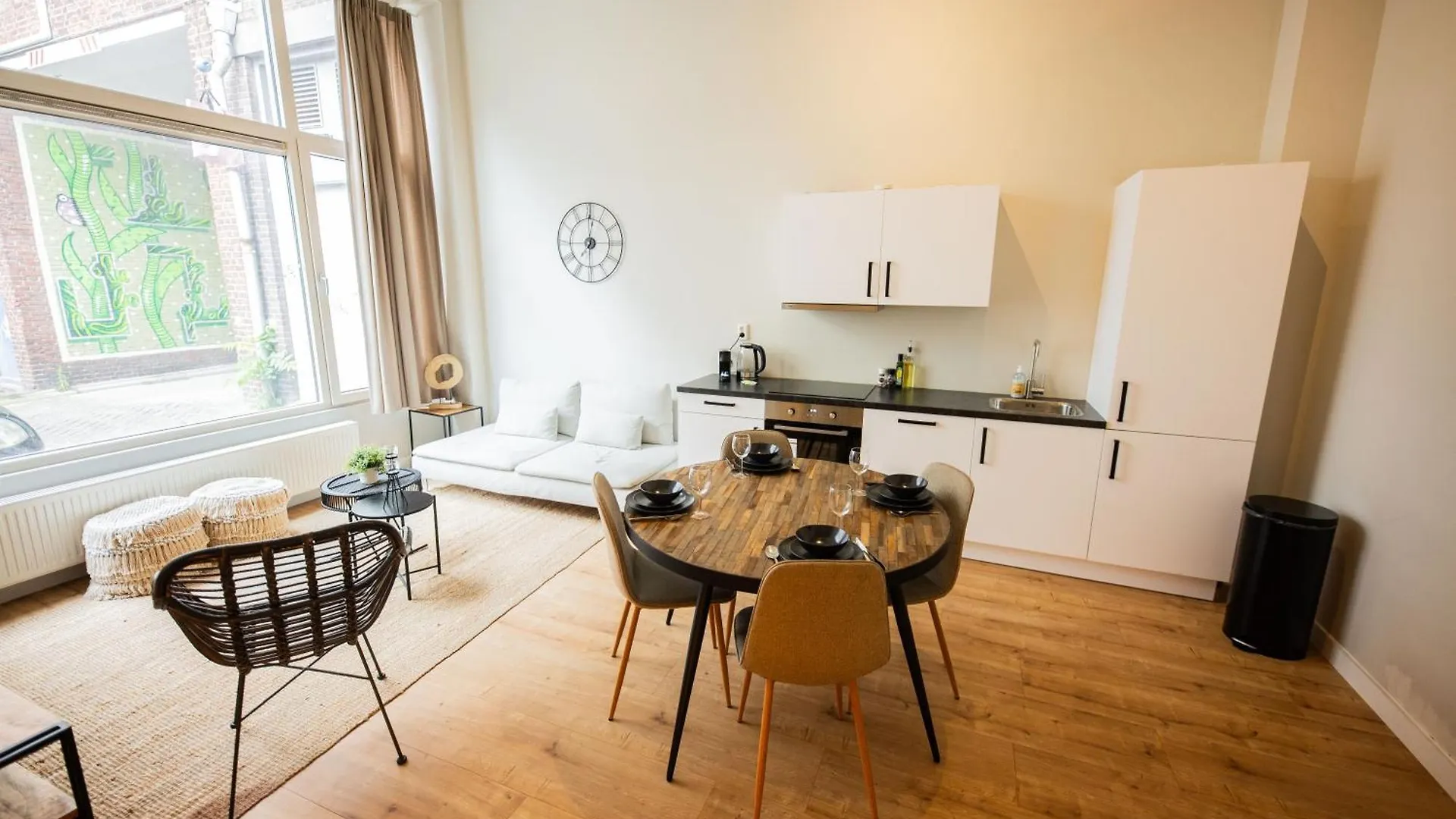 Two-Bedroom Apartment Bs-Bsh Rotterdam 0*,  Netherlands