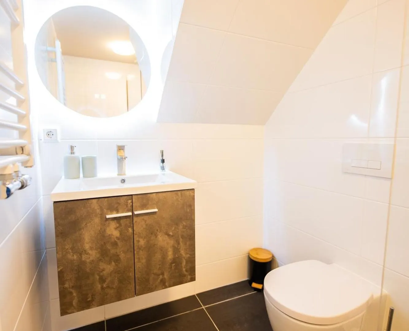 Two-Bedroom Apartment Bs-Bsh Rotterdam