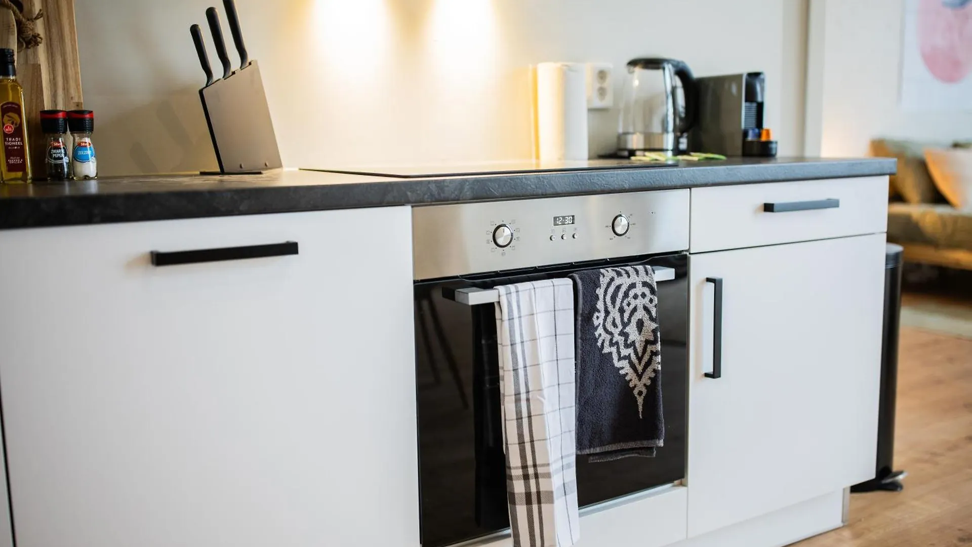 Two-Bedroom Apartment Bs-Bsh Rotterdam 0*,  Netherlands