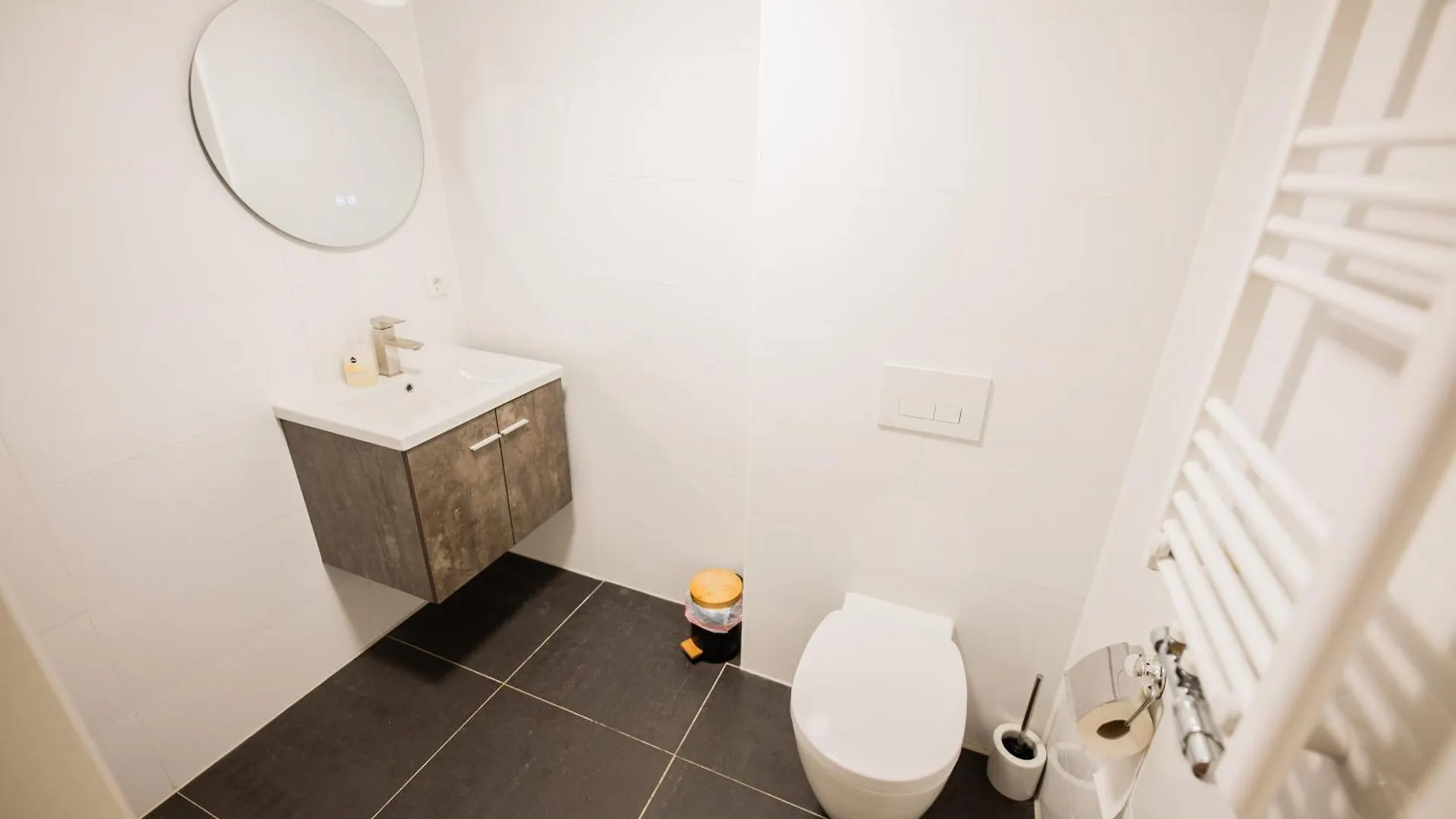 Two-Bedroom Apartment Bs-Bsh Rotterdam Netherlands