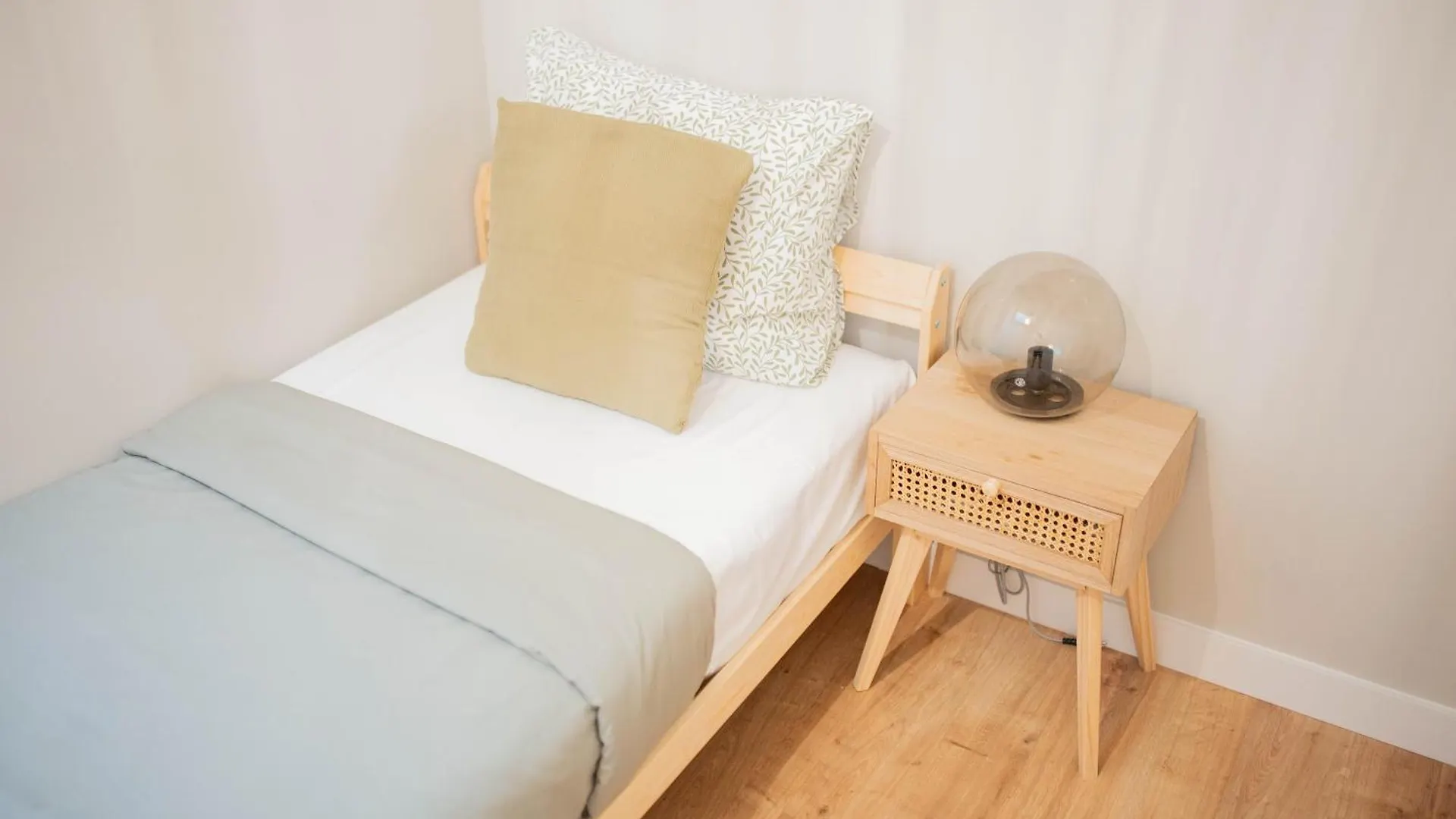 Two-Bedroom Apartment Bs-Bsh Rotterdam