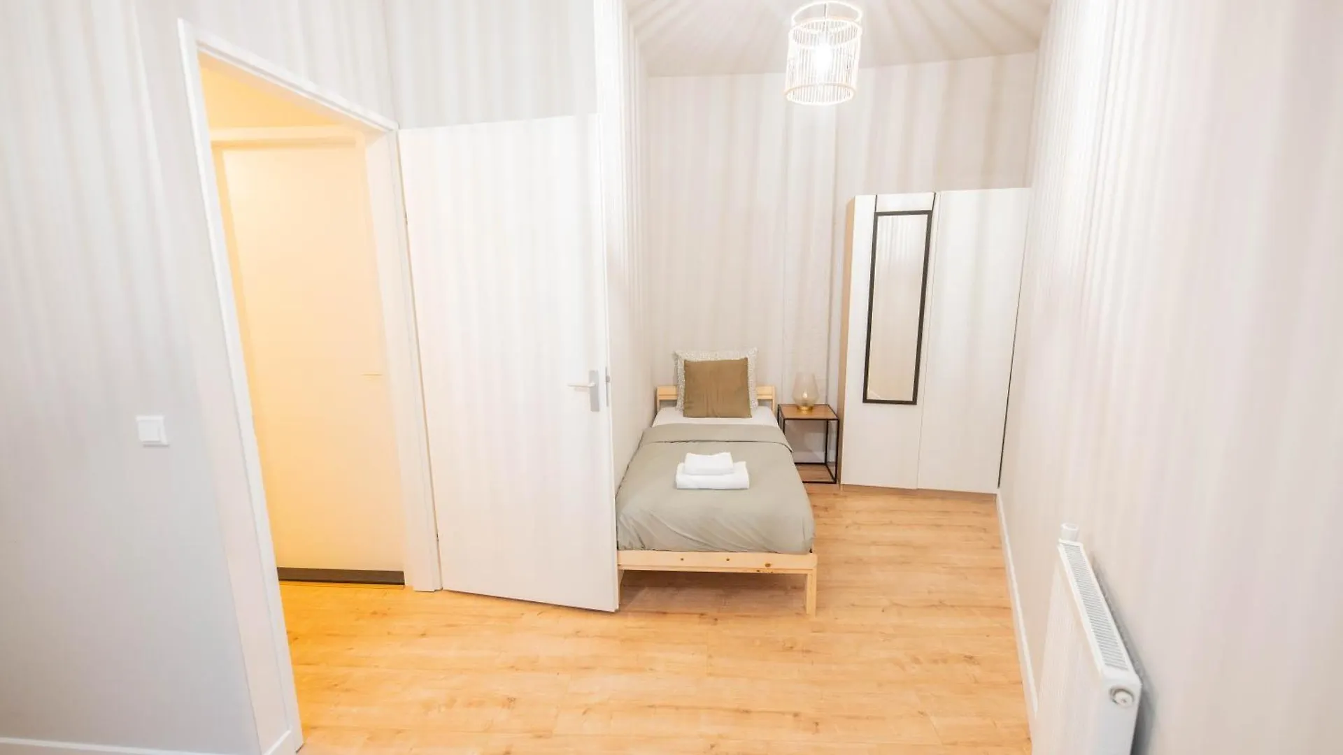 Two-Bedroom Apartment Bs-Bsh Rotterdam 0*,  Netherlands